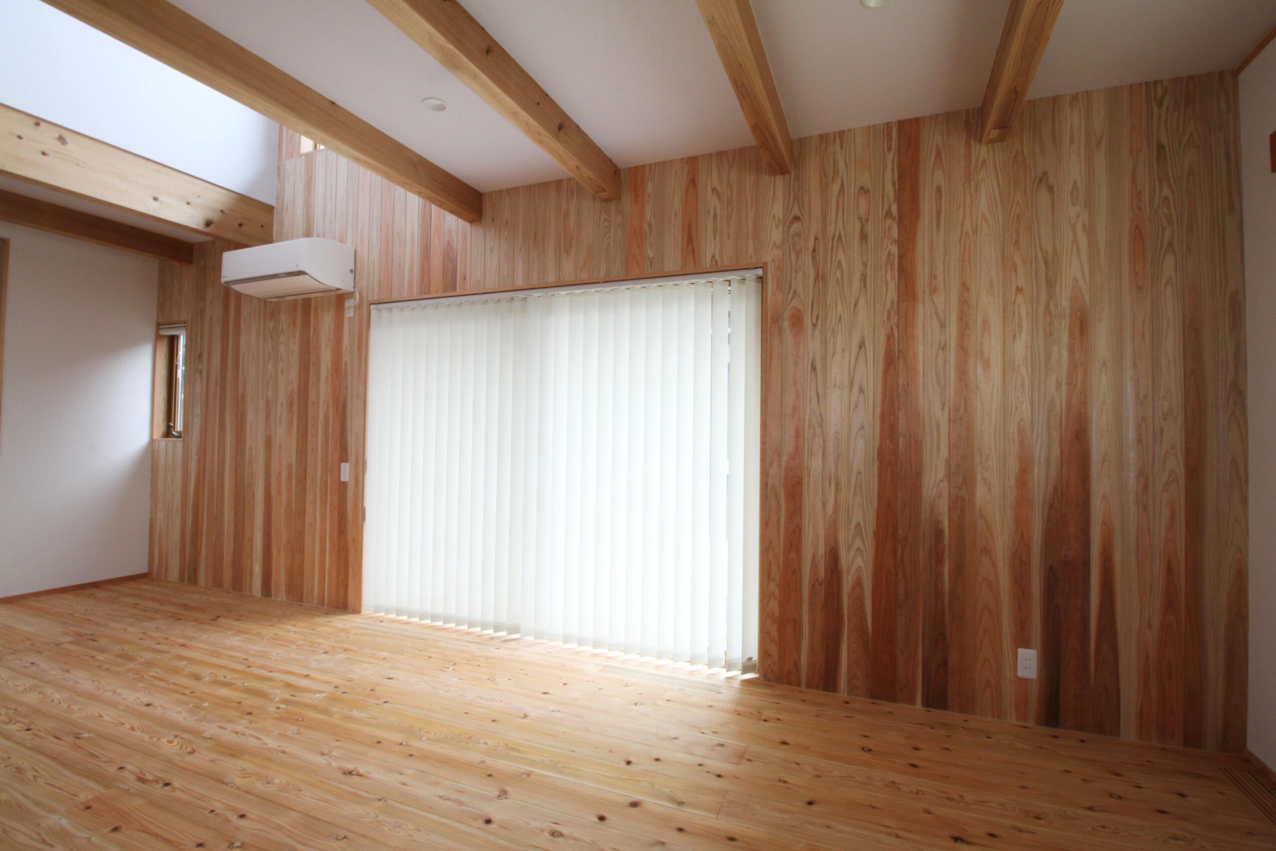 natural wood × LIVING