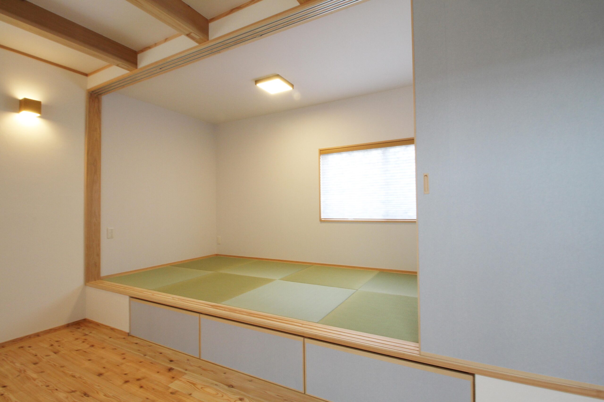 natural wood × LIVING