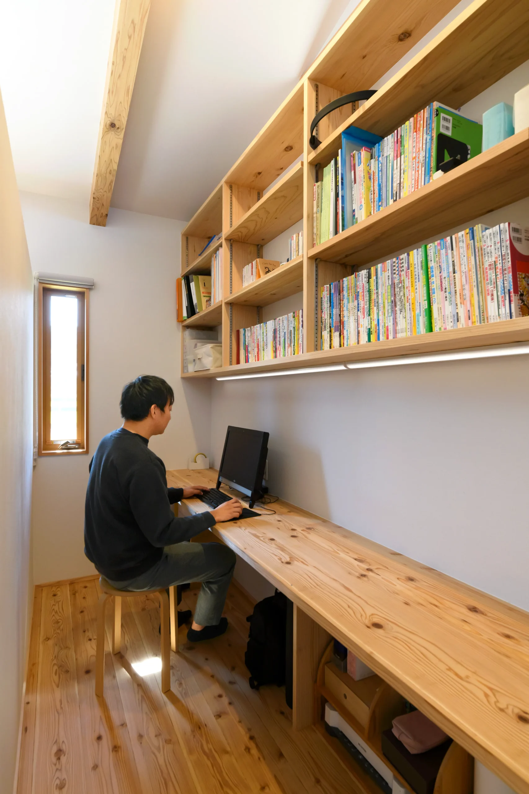 列車を眺めながら四季折々の美しさと暮らす家