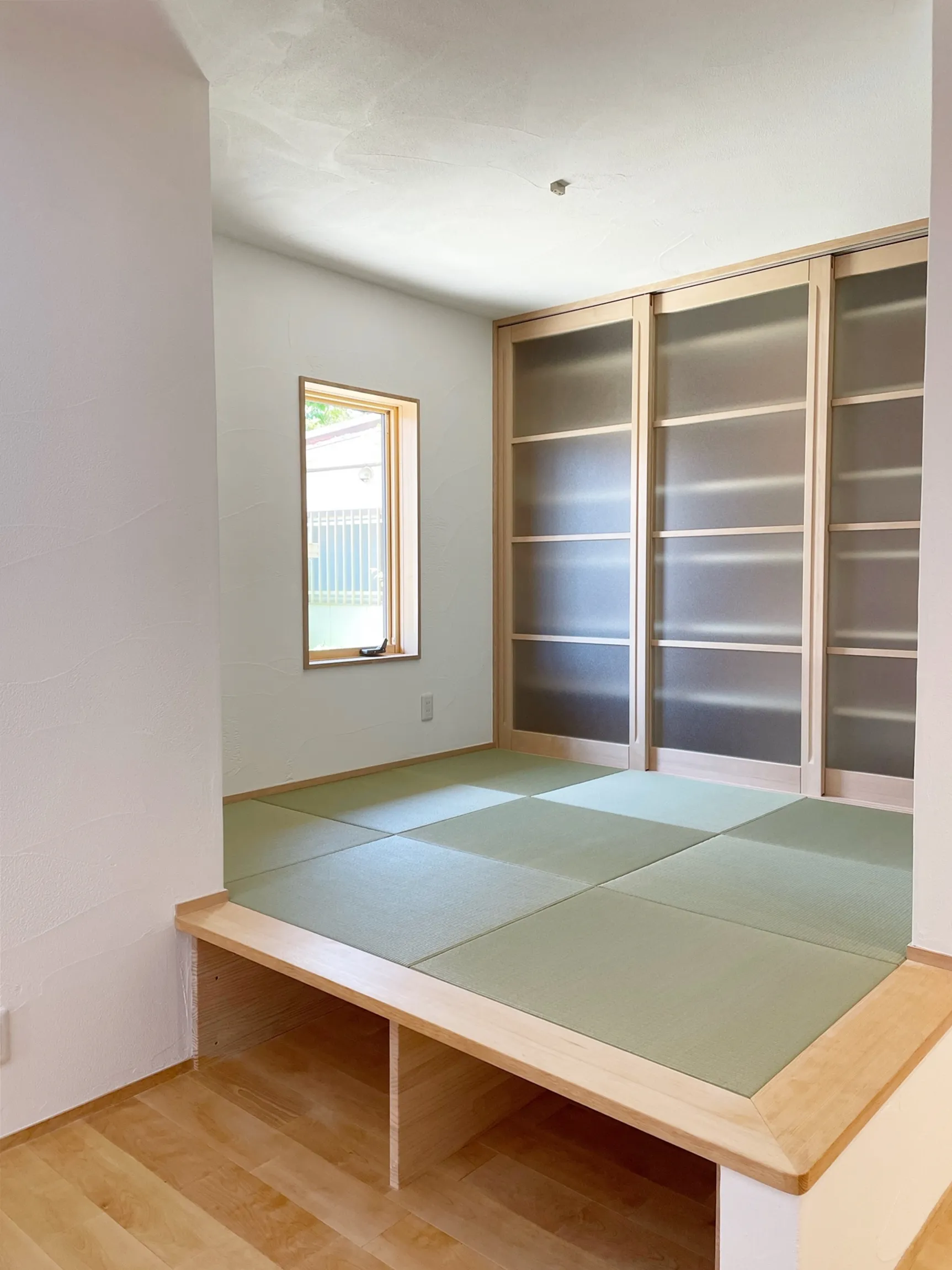 自然光のぬくもりと畳の香りが調和する家